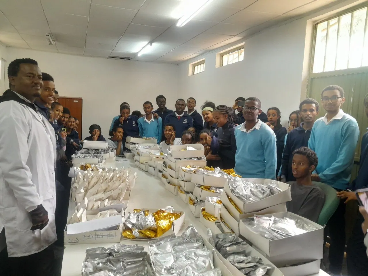 LCCS Grade 12 students touring the Ethiopian Biodiversity Institute (photo 1)