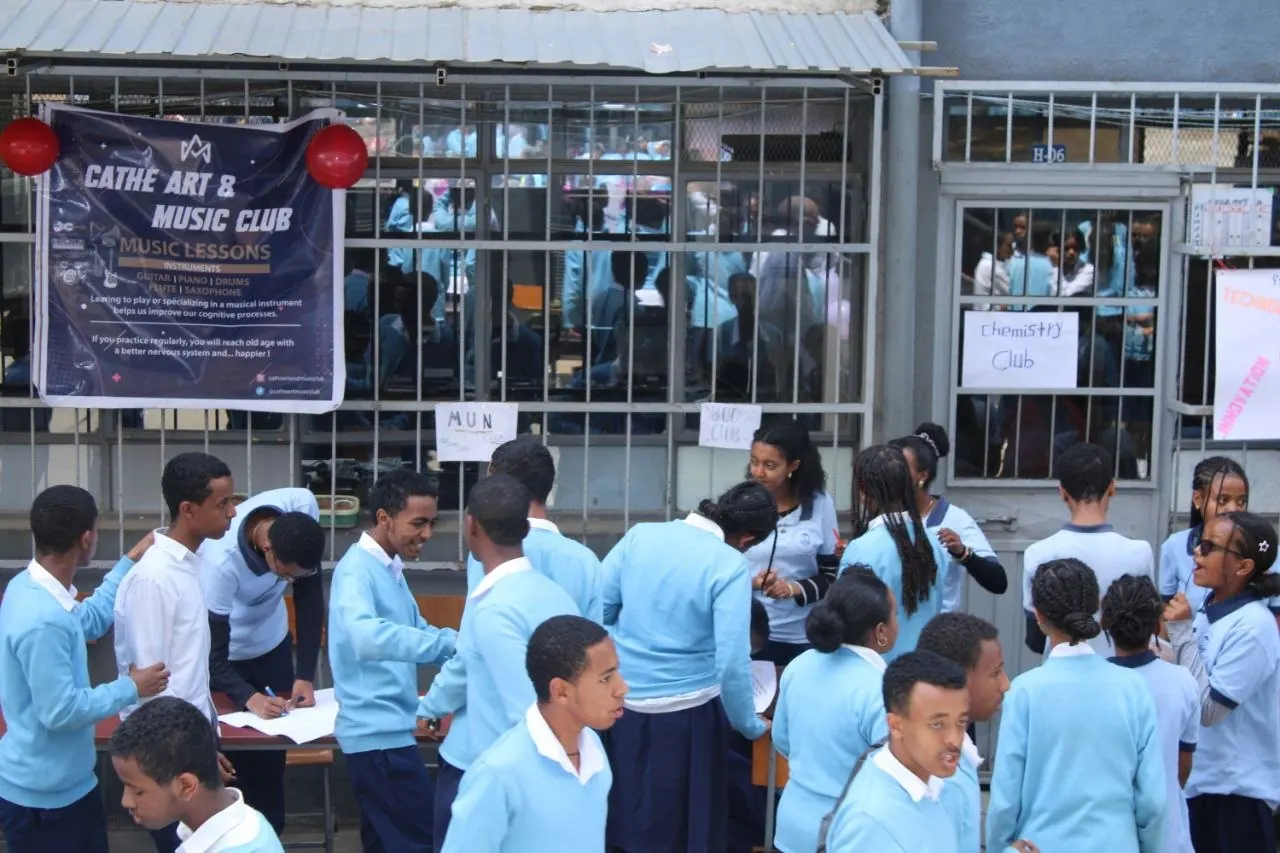 Students visiting club stands at LCCS 2026 Club Day (photo 7)