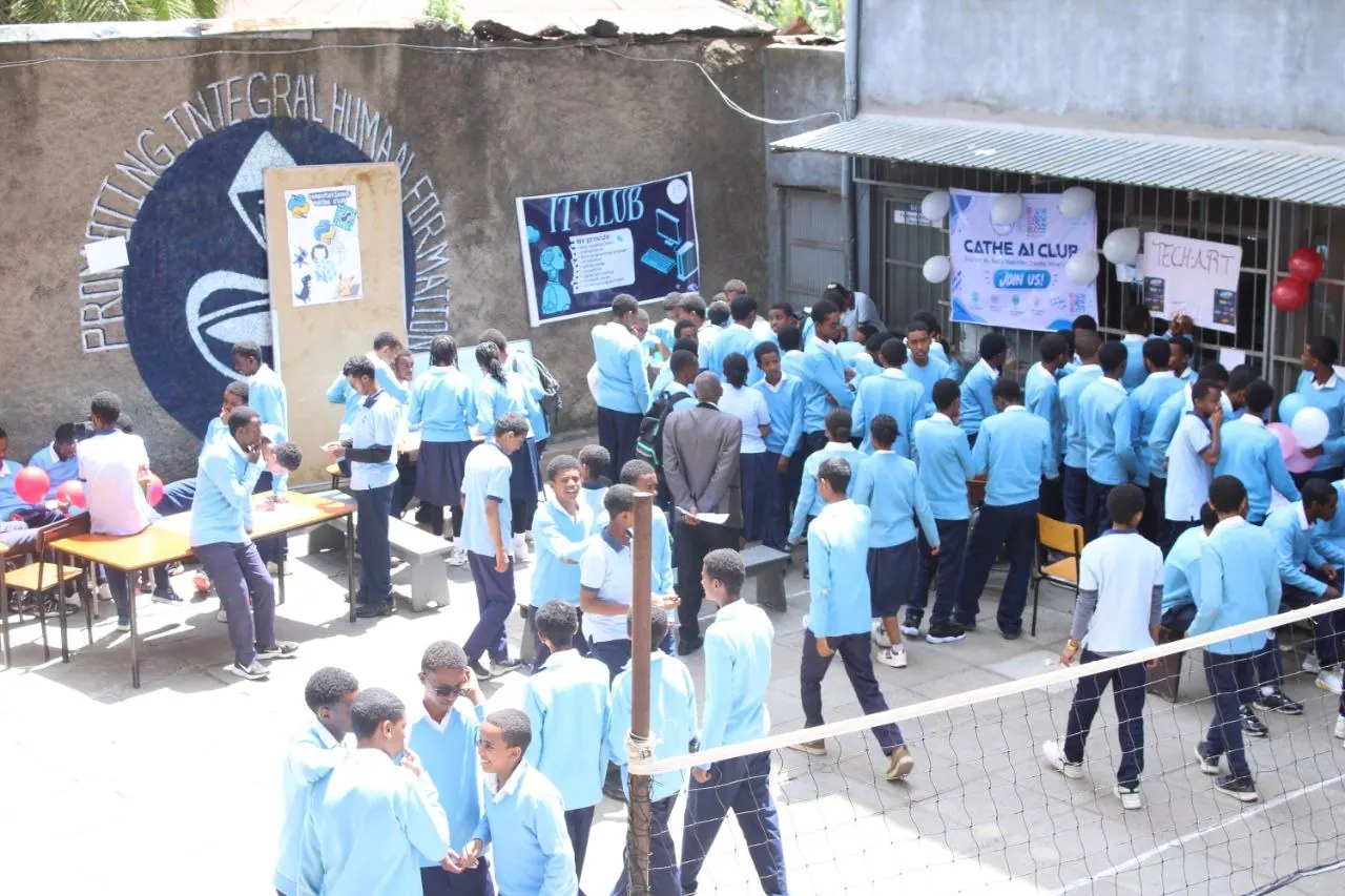 Students visiting club stands at LCCS 2026 Club Day (photo 8)