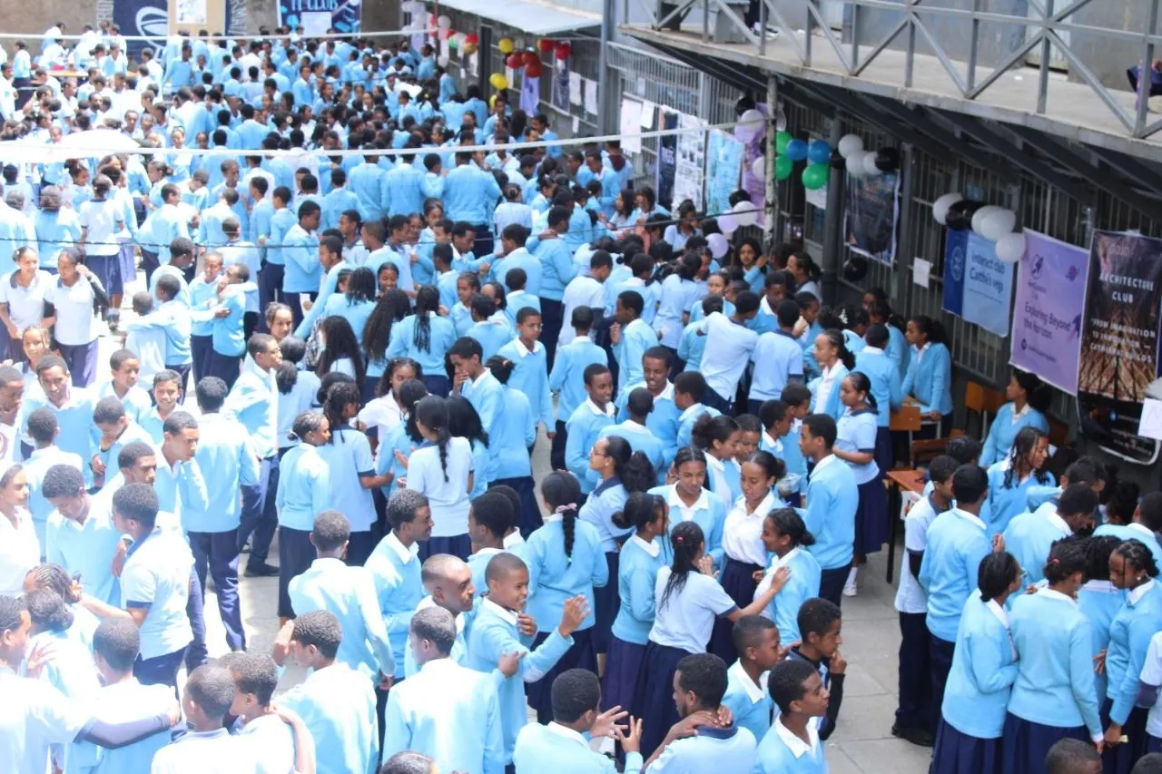 Students visiting club stands at LCCS 2026 Club Day (photo 12)