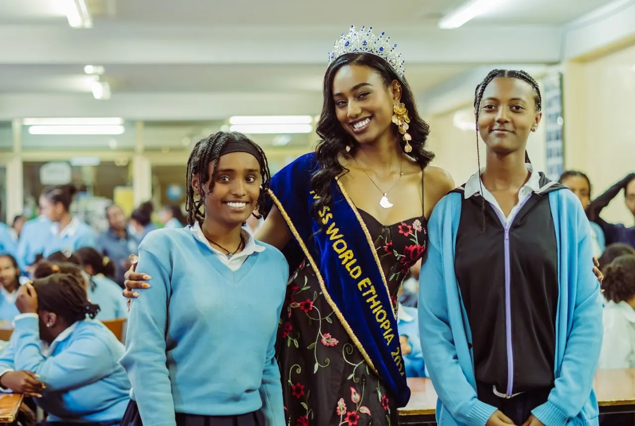 Hasset Dereje, Miss World Ethiopia 2024, with LCCS students during her visit